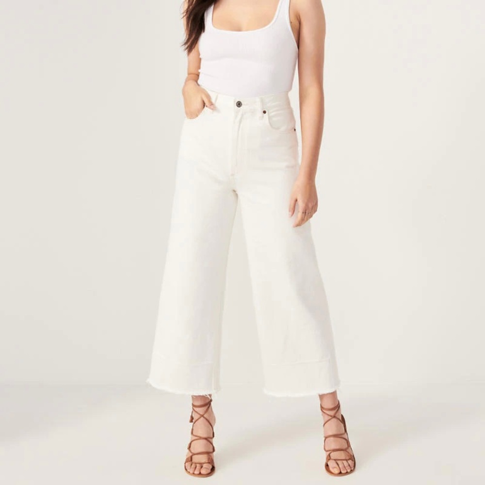 Abercrombie Ultra Wide Leg High Rise White Jean